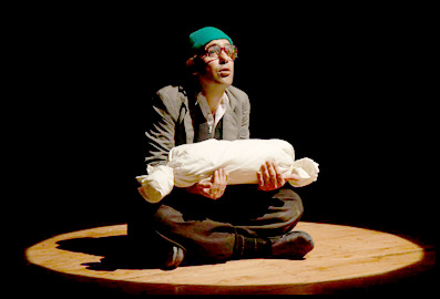 به چیستی ارتباط اثر با هر طیف فکری بیاندیشیم