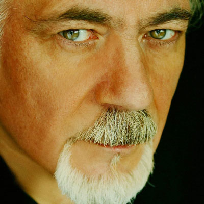 خلق آثار زیبای مینیاتوری روی اجسام ریز توسط هنرمند تُرک